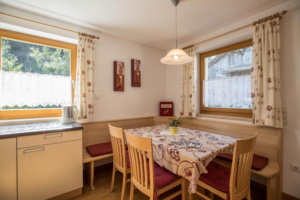 Fotografia z galérie ubytovania Apartment Alpenrose - Mesnerhof v destinácii Campo Tures