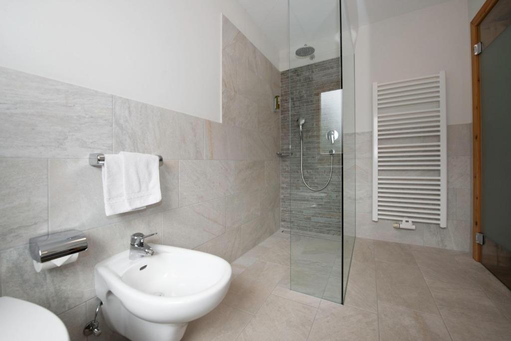 Koupelna v ubytování Garni Hotel Geier