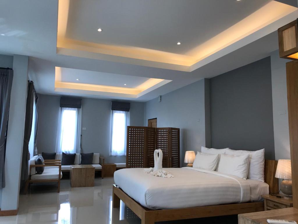 Look at Home Lamphun - Suite King Avec Bain Spa