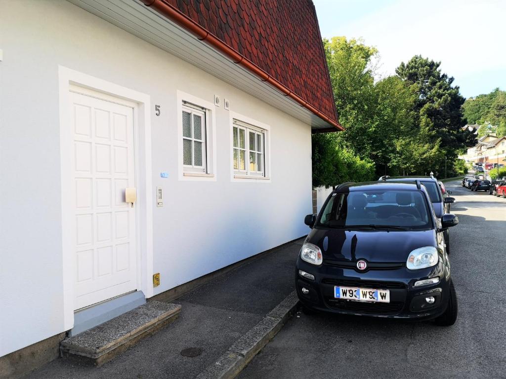 Afbeelding uit fotogalerij van Christl - Apartment mit Garten und Pool zur Mitbenutzung in Wenen