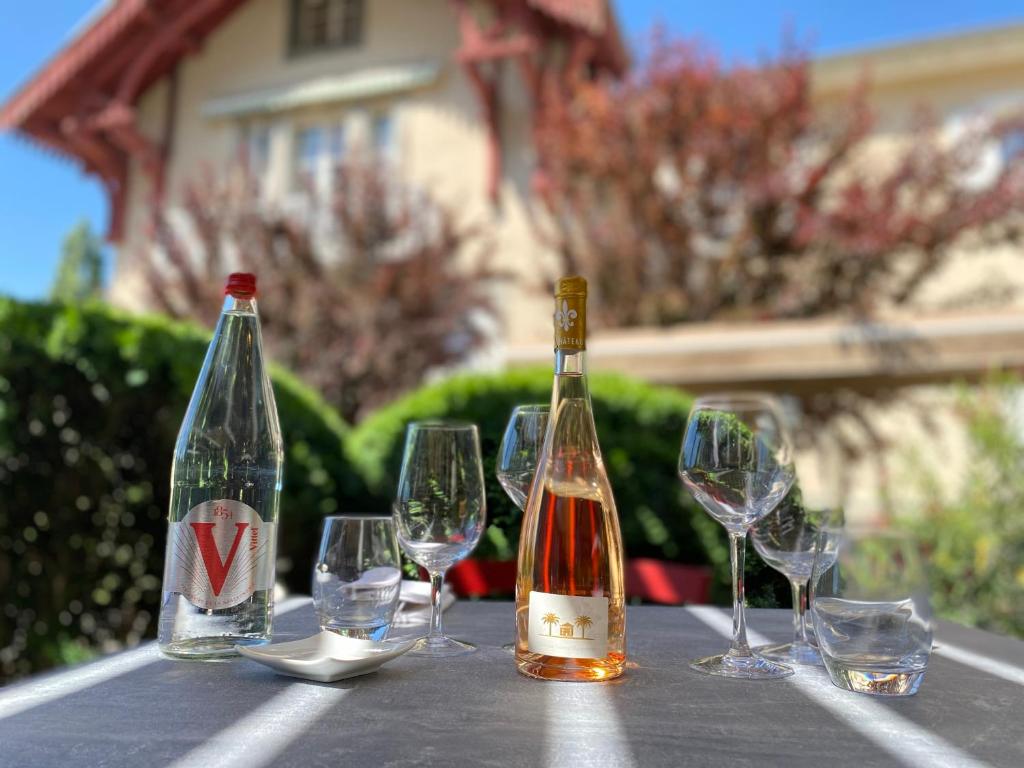 Nápoje v ubytování Château & Spa De La Commanderie