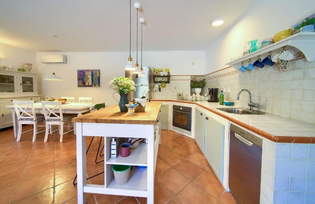 Kuchyň nebo kuchyňský kout v ubytování Holiday Home Lavanda