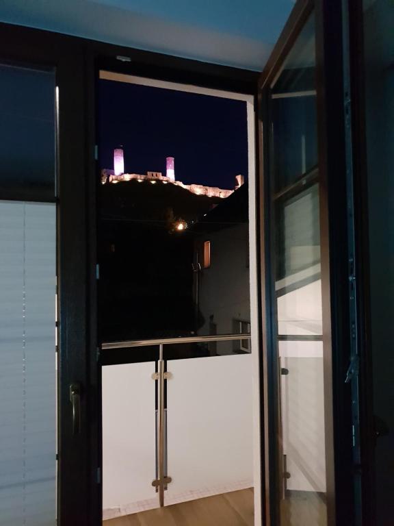 Balkón alebo terasa v ubytovaní Apartamenty Królewskie