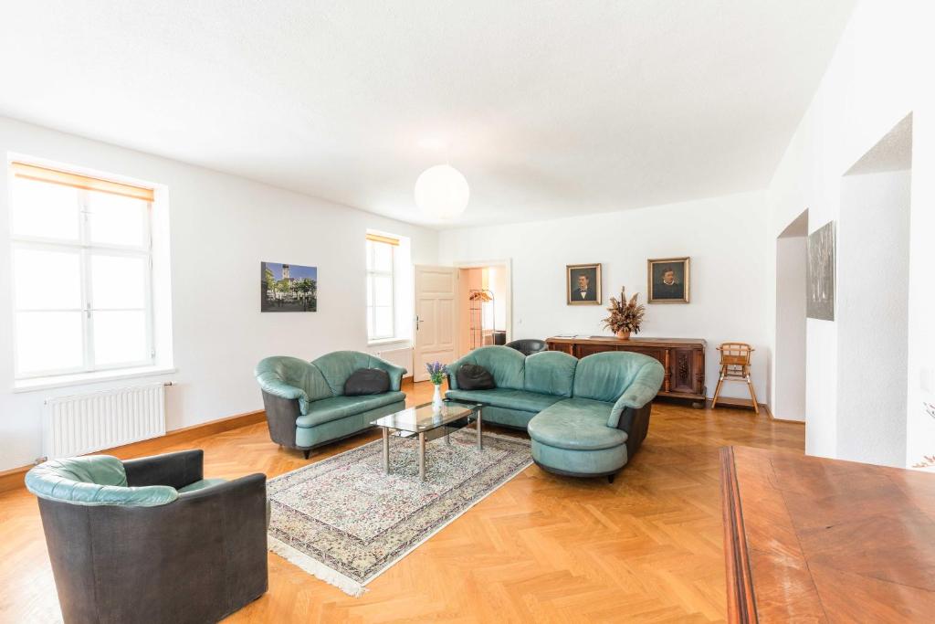 Posezení v ubytování Ferienwohnung St. Pölten Rathausplatz
