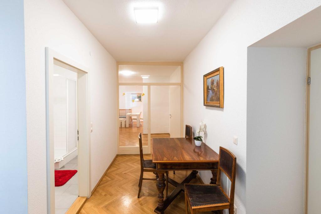 Fotografie z fotogalerie ubytování Ferienwohnung St. Pölten Rathausplatz v destinaci Sankt Pölten