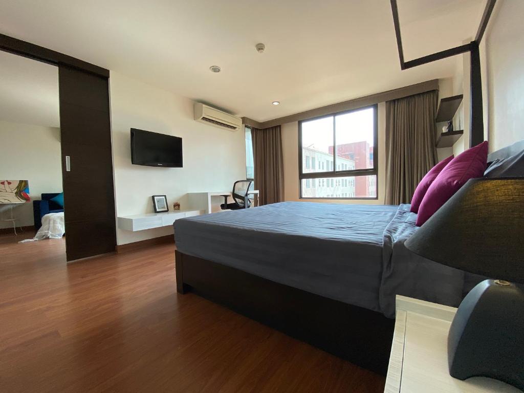 Teddy@Thammasart - Executive Suite