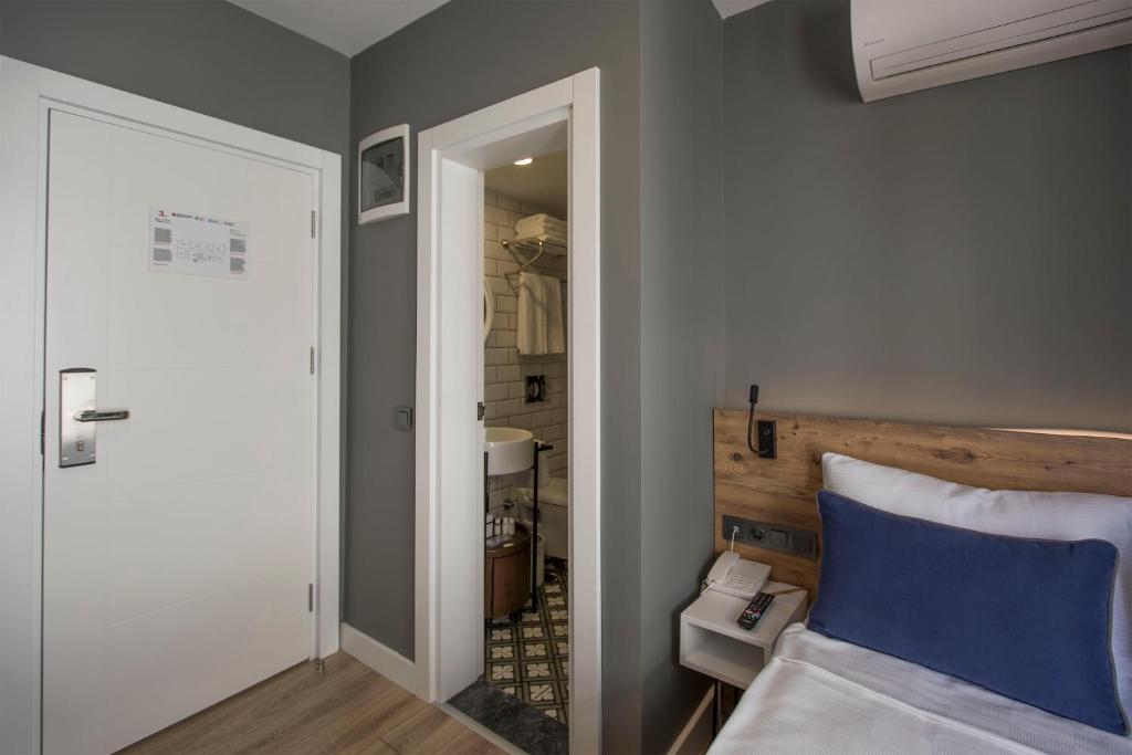 Pure Blanche Hotel - 1