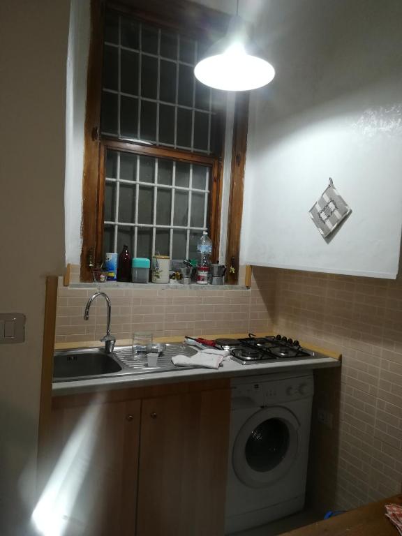 A kitchen or kitchenette at Maria's Home