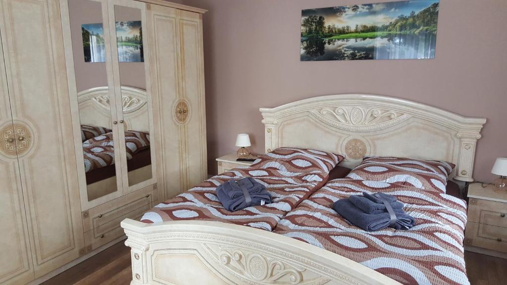 Postel nebo postele na pokoji v ubytování Ferienwohnung im Dreiländereck