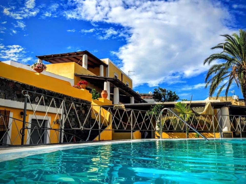 Bazén v ubytování Hotel Arcangelo - Salina nebo v jeho okolí