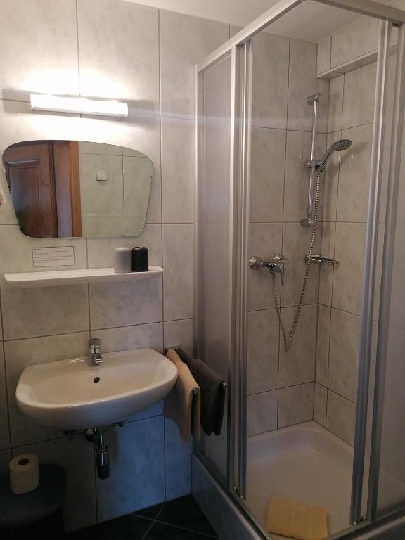 Koupelna v ubytování Gasthof Finkenhof