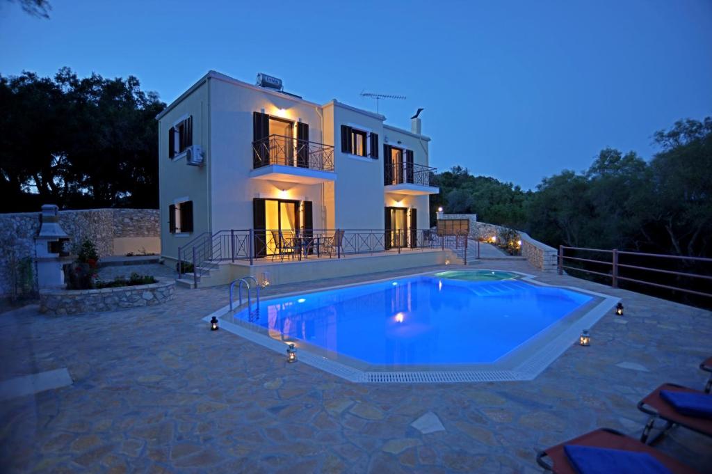 Bazén v ubytování Aloni Villa by All About Paxos nebo v jeho okolí
