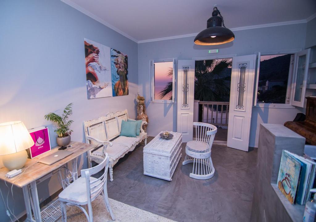 Istumisnurk majutusasutuses Niriides Hotel Apartments