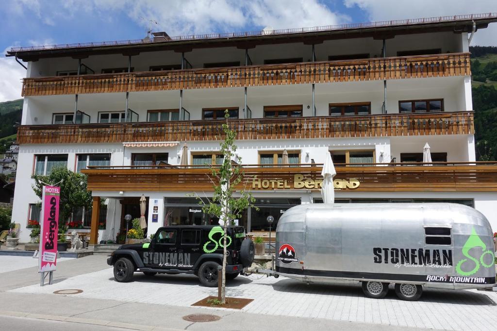 Budova, v ktorej sa hotel nachádza