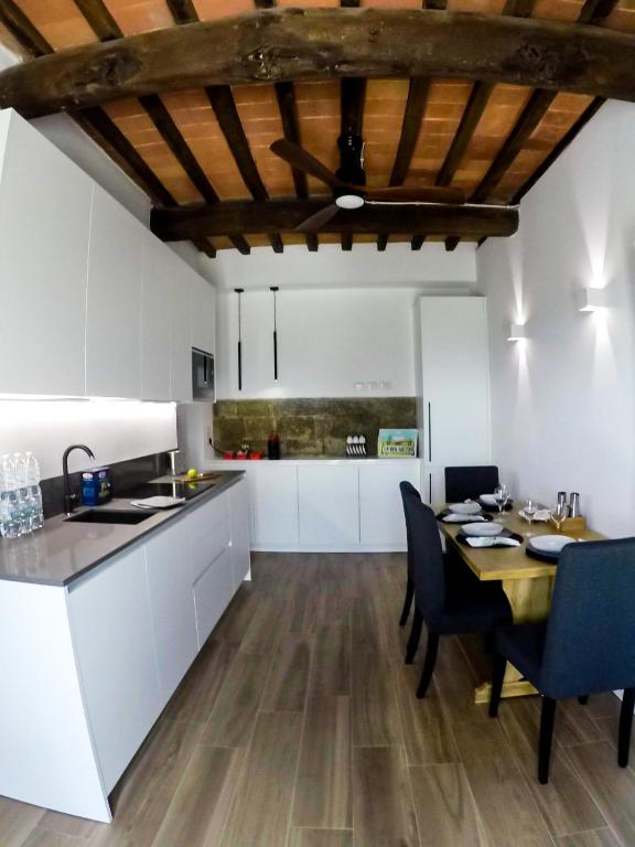 Kuchyň nebo kuchyňský kout v ubytování 7 Bridges Apartment