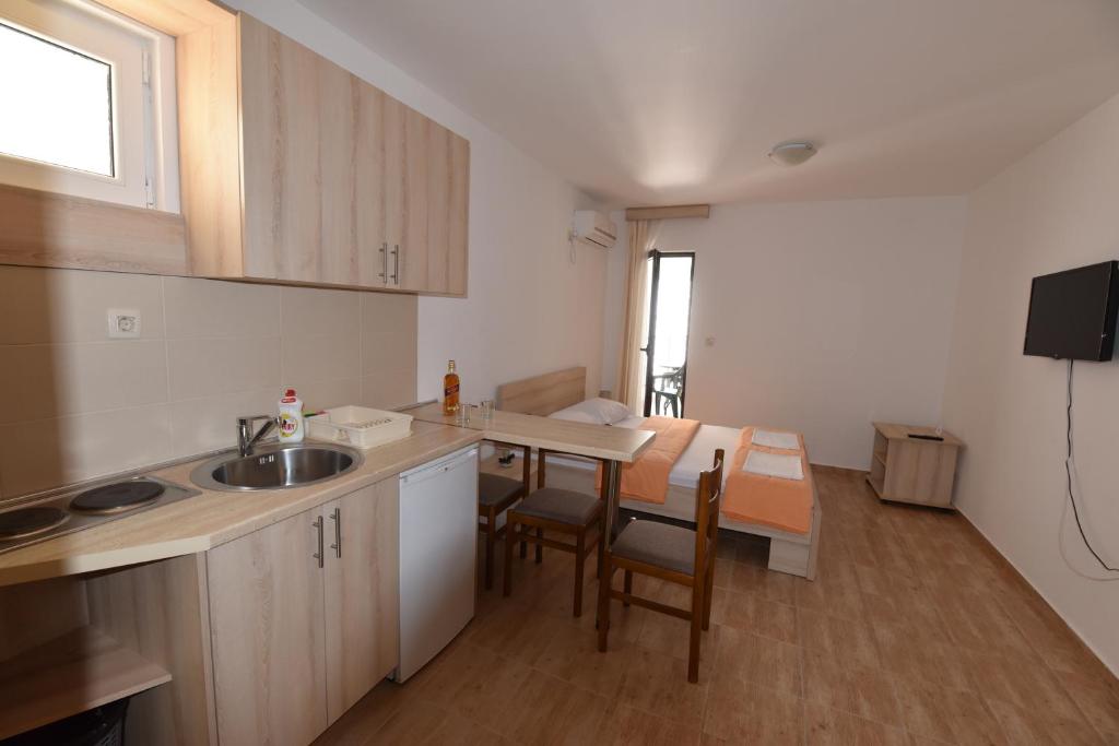 Studio Apartments 6 Palmi - 12