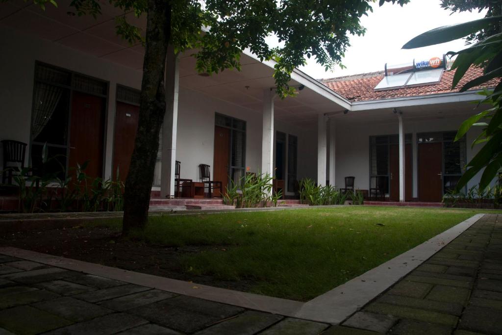 Edifici on està situat l'hostal o pensió