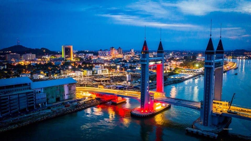 Výhled na řeku, která protéká v blízkosti hotelu