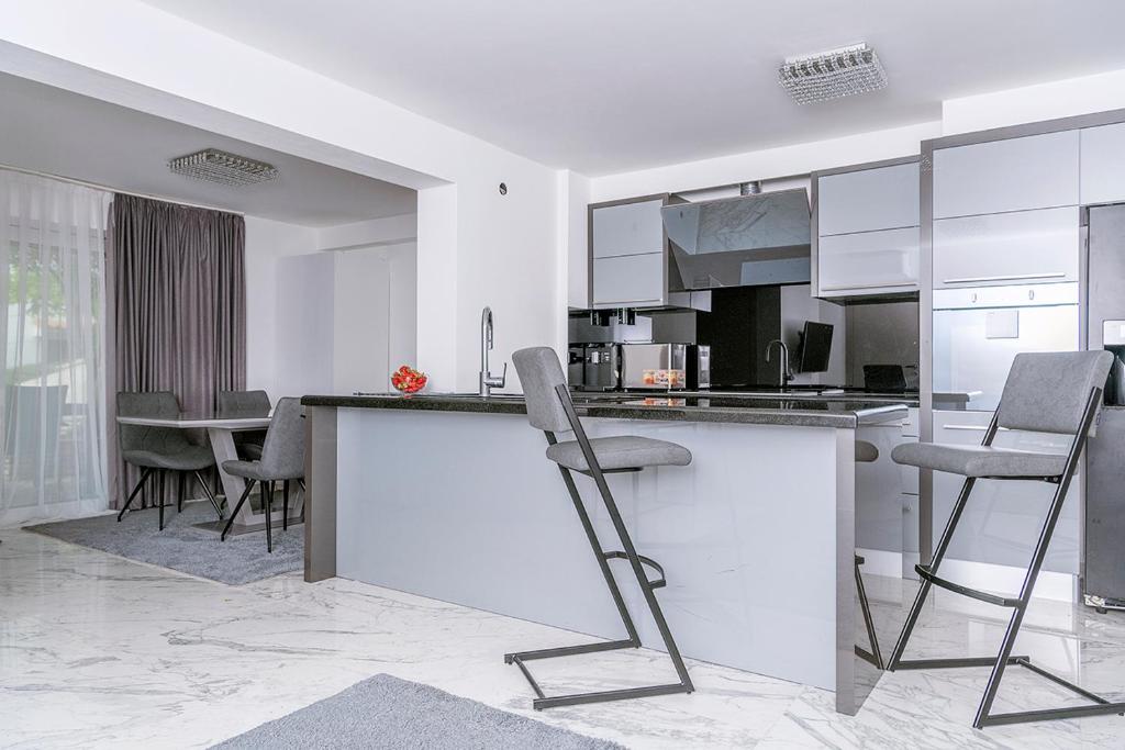 Kuchyňa alebo kuchynka v ubytovaní Apartments Petra Krk
