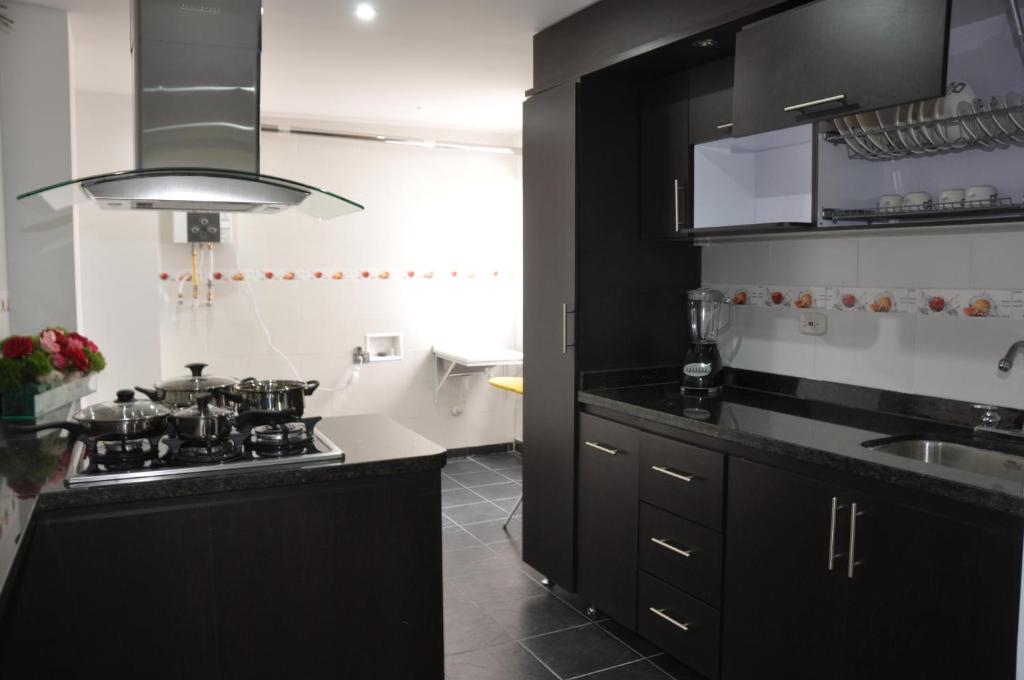 Apartamentos Plaza Modelia - Apartamento De Tres Habitaciones