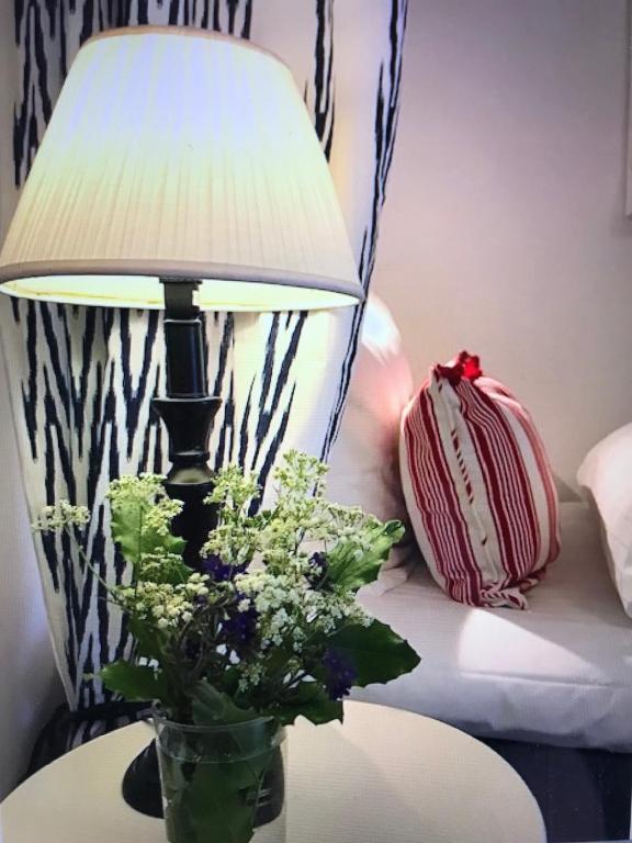 Posezení v ubytování Hotell Bäckagården