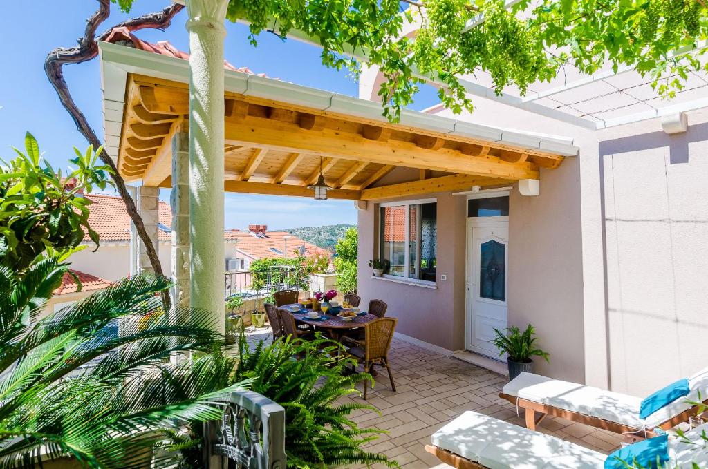 Vonkajšia záhrada v ubytovaní Adriatic Sunny Apartments