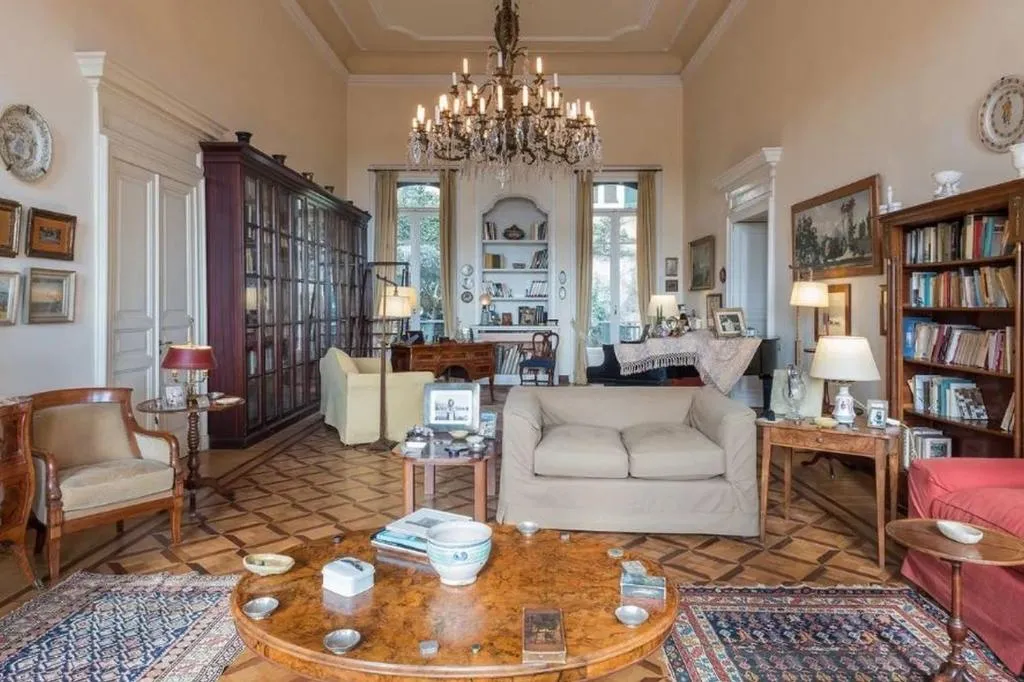 Charming apartment located in the residential Via Del Parco Margherita, Napoli, Italia