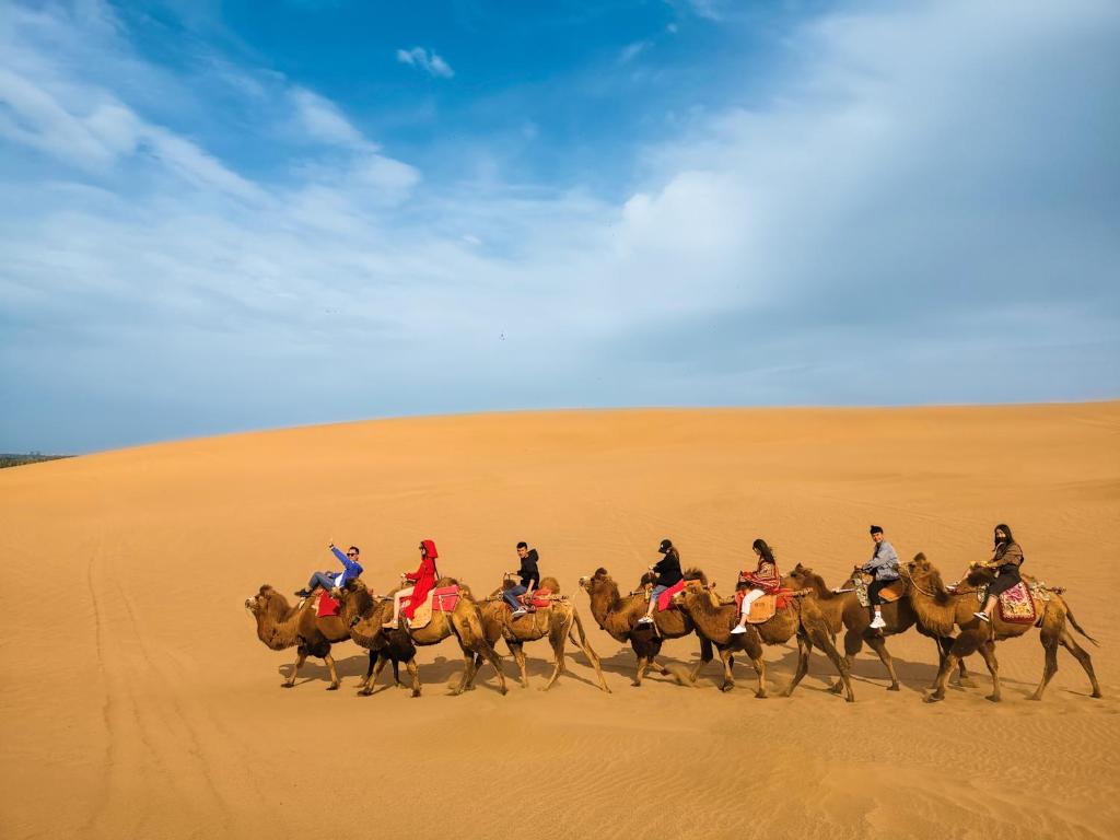 Gallery image of Dunhuang Vivian Desert Camping in Dunhuang