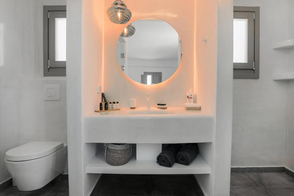 Eternity Suites Santorini - 11