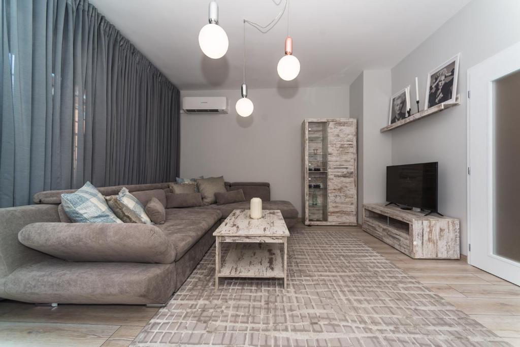 Fashionable 1BD Flat in the centre of Plovdiv - Hizvo