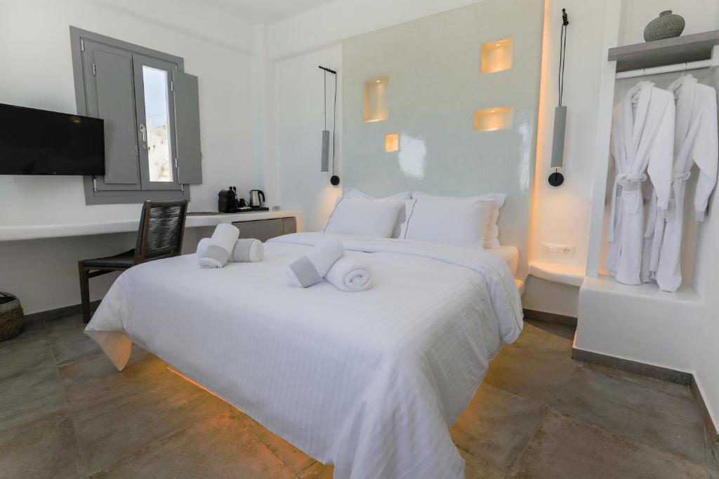 Eternity Suites Santorini - 8