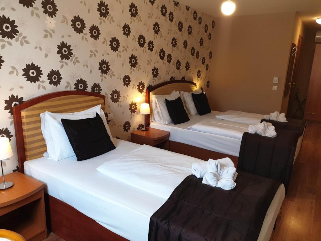 
Superior Double Room with Extra Bed
