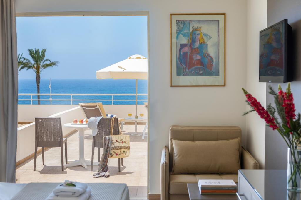 Queens Bay Hotel - 带有海景的高级双胞胎房间
