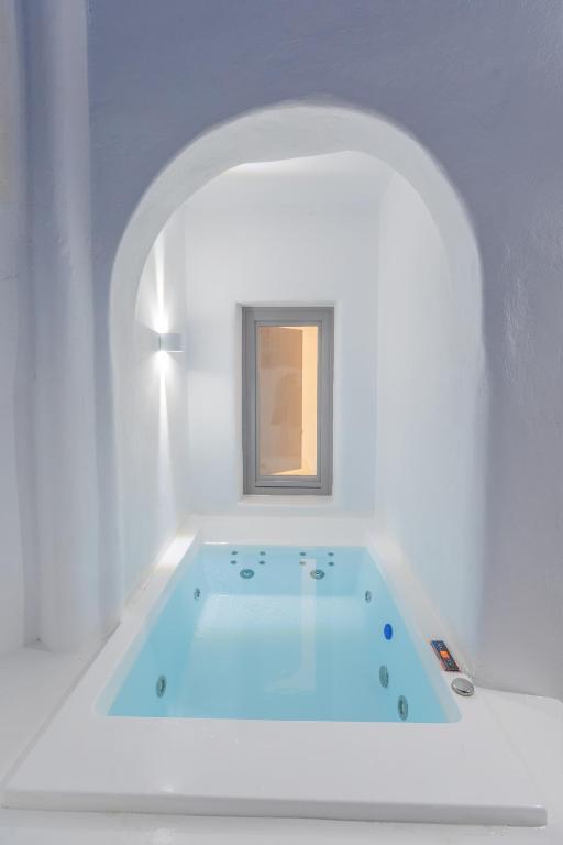 Eternity Suites Santorini - 16