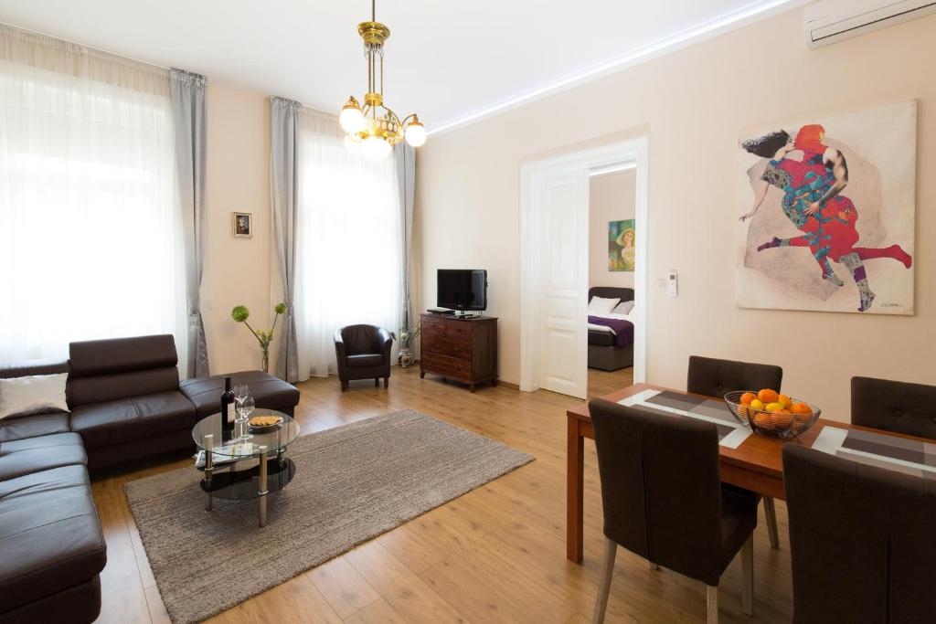 Posedenie v ubytovaní Elegant apartment with Buda Castle view