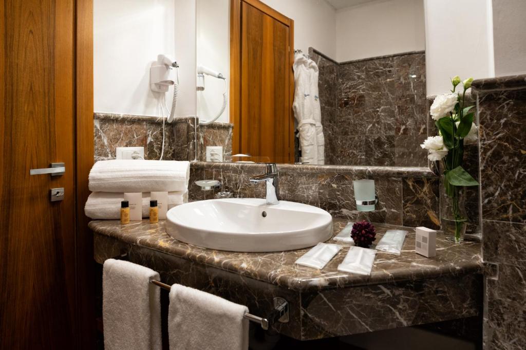 Koupelna v ubytování Taormina Park Hotel