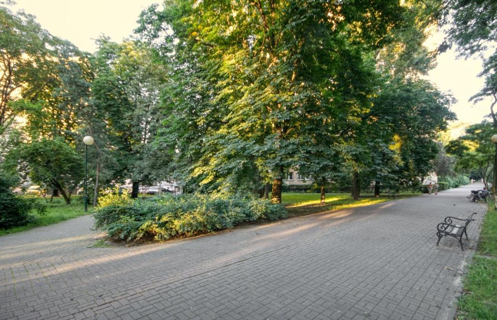 Vonkajšia záhrada v ubytovaní aleja 3 maja 7B by Homeprime