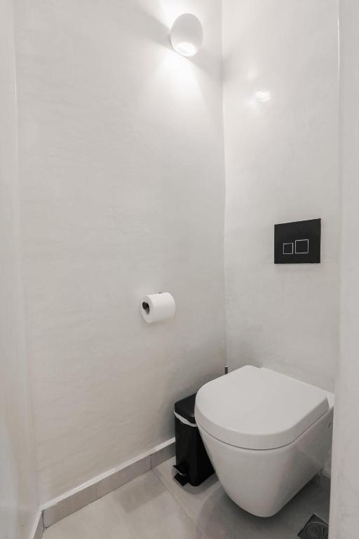 Koupelna v ubytování Eternity Suites Santorini