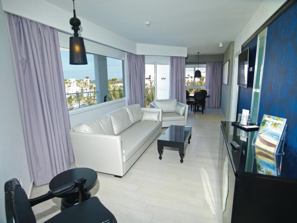Posezení v ubytování Hotel Riu Palace Meloneras