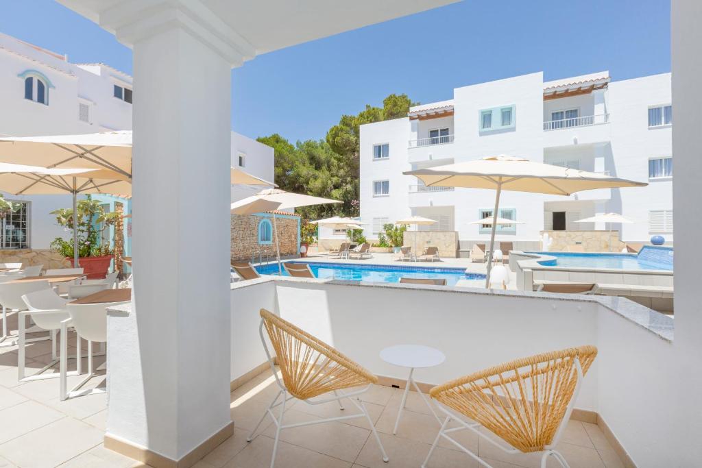 Apartamentos Los Arcos, Santa Eularia des Riu – Bijgewerkte ...