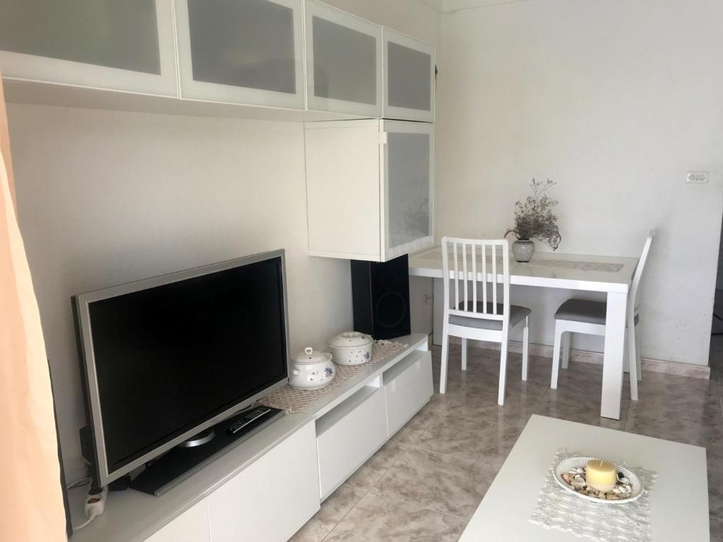 Telewizja i/lub zestaw kina domowego w obiekcie Mataro