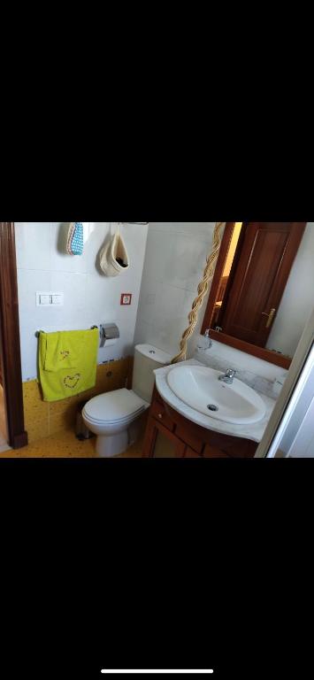A bathroom at Plaza de las Infantas, Sanlucar Centro.