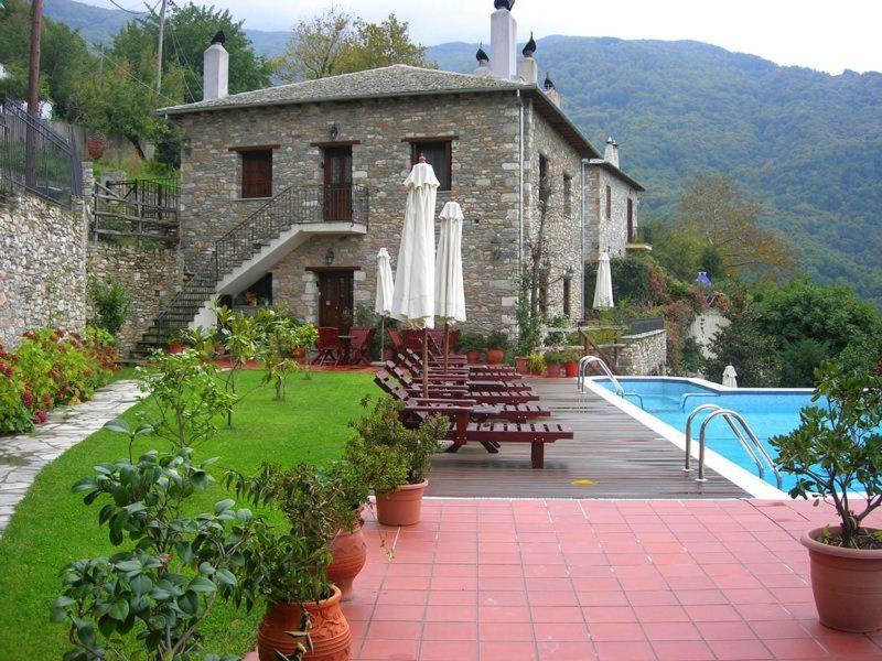 Bazén v ubytování Miression Pelion House nebo v jeho okolí