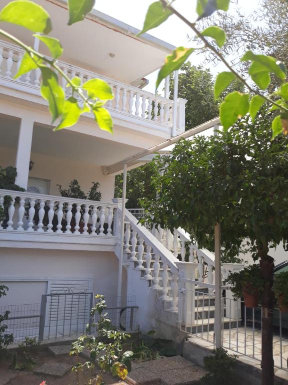 Balkón nebo terasa v ubytování Cozy flat in Nea Makri
