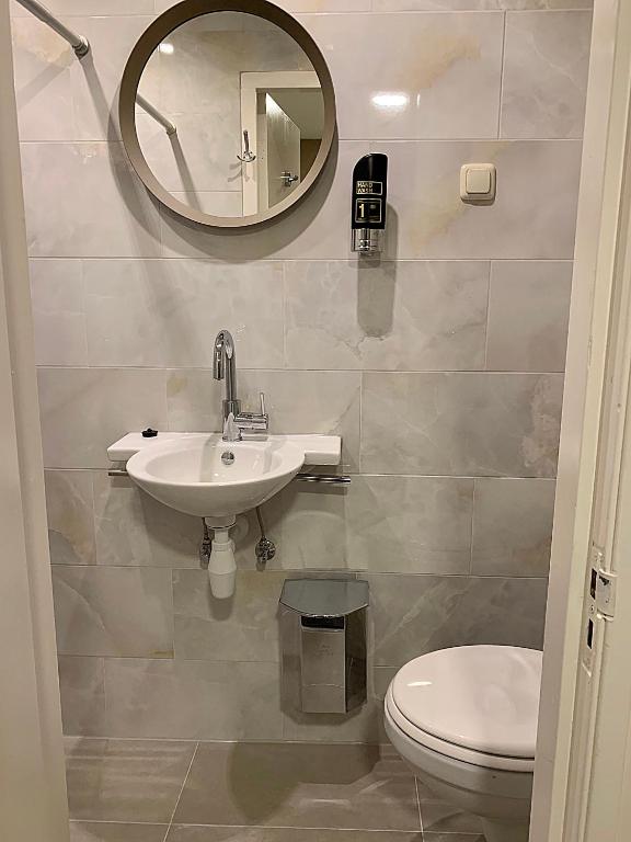 Hotel Damrak Inn - Resim 16