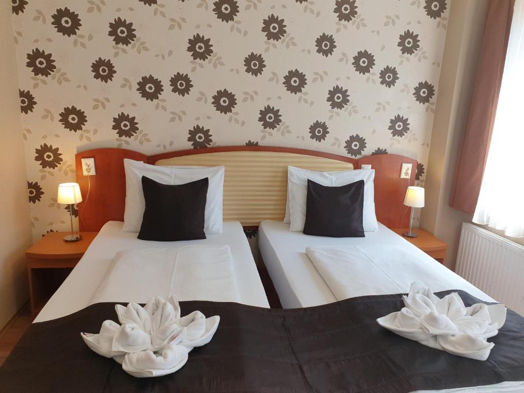 
Deluxe Double Room with Kitchenette
