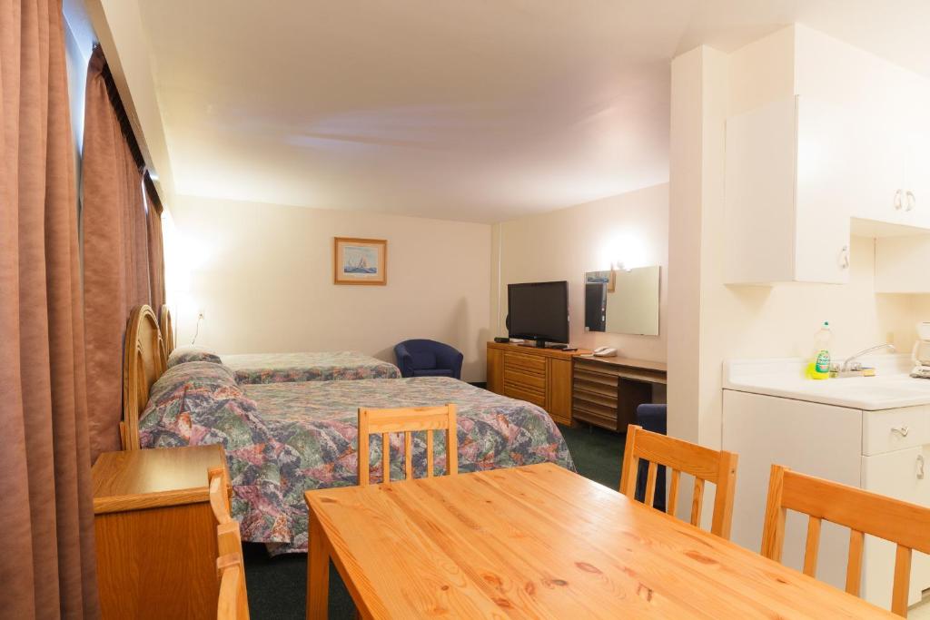 English Bay Hotel - Resim 5