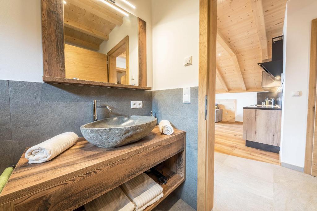 Kuchyňa alebo kuchynka v ubytovaní Apartment Rosmarin - Kuenhof