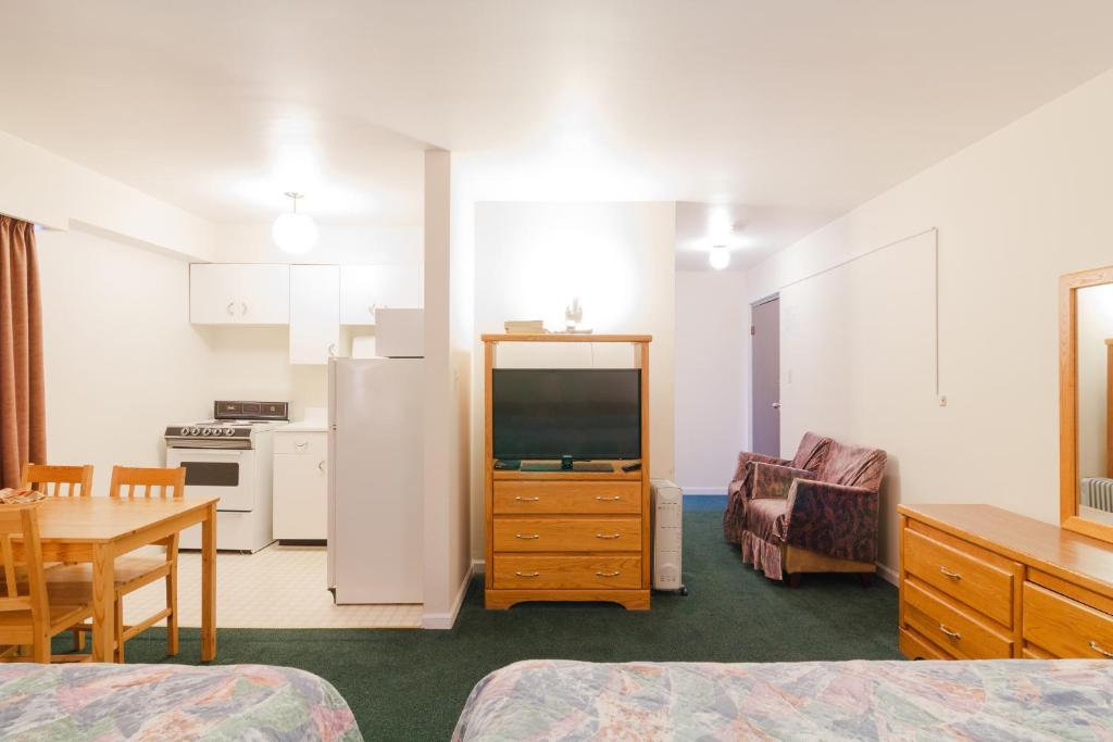 English Bay Hotel - Resim 4