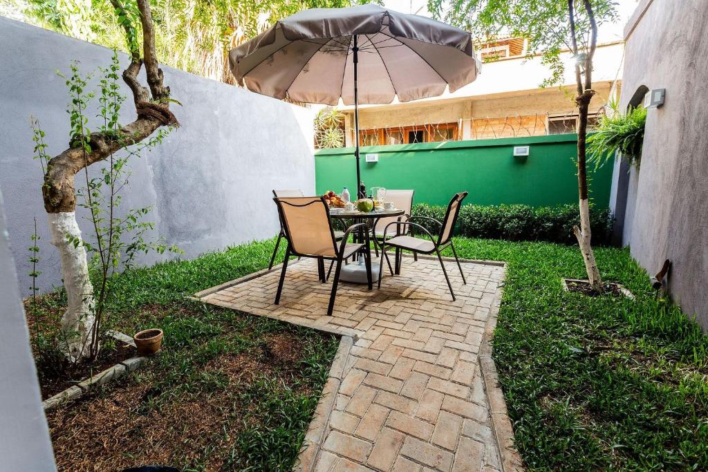  Apartamento com quintal na Praça do Pôr do Sol